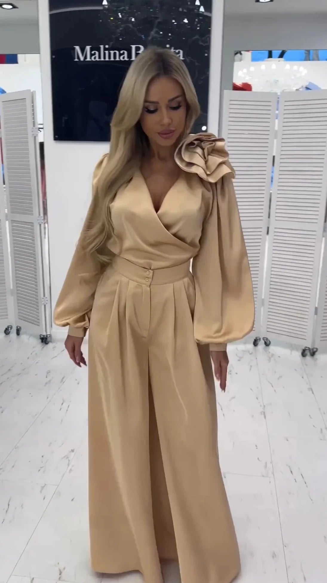 Miia | Täydellistä eleganssia satiinissa
