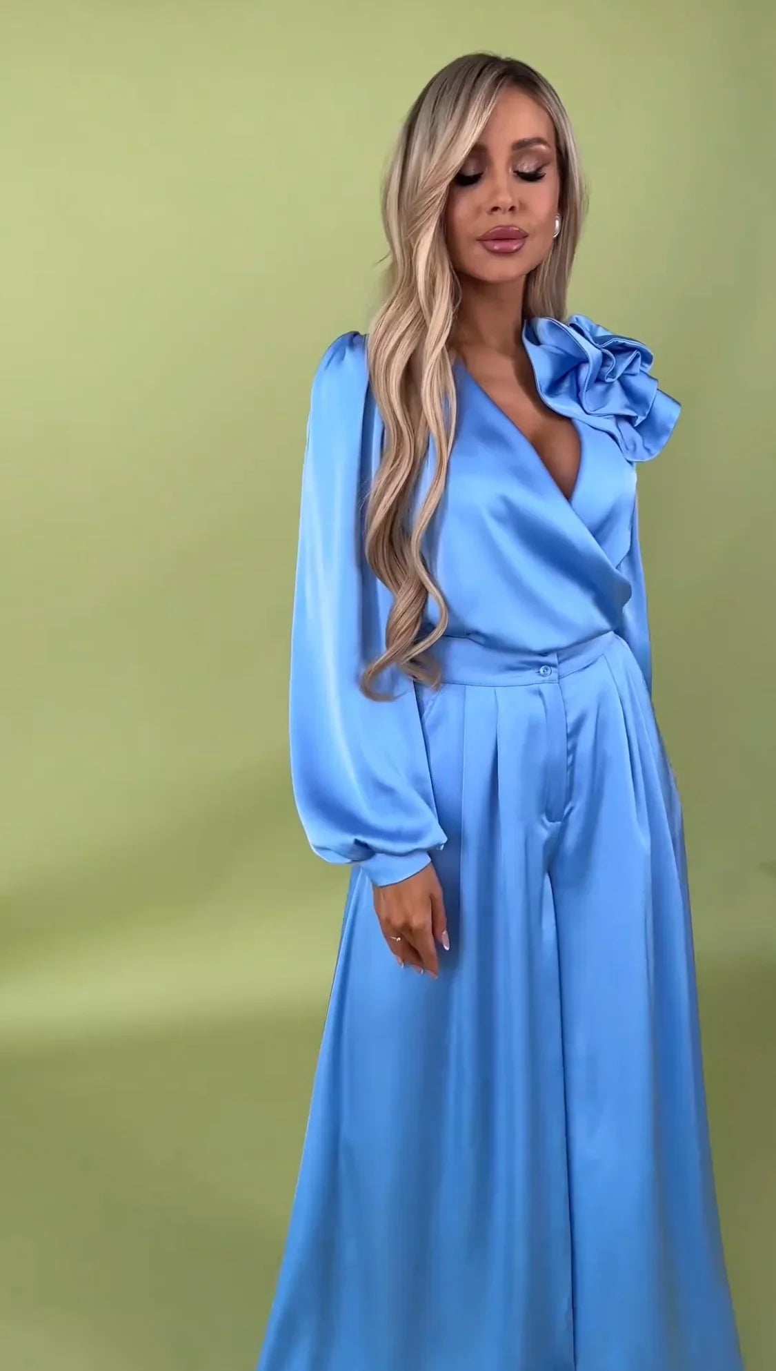Miia | Täydellistä eleganssia satiinissa